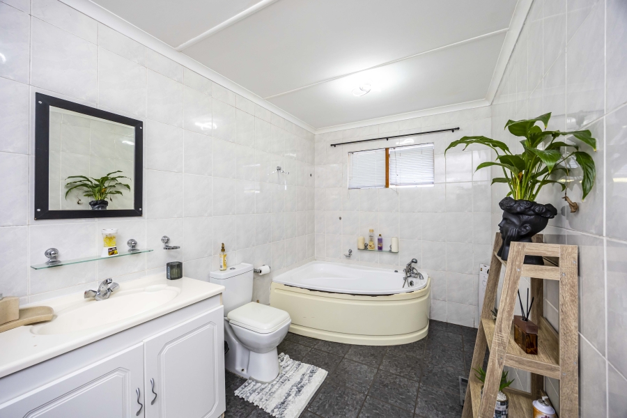 3 Bedroom Property for Sale in Greenfields Eastern Cape